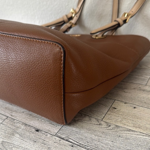 Michael Kors Bedford Leather Tote - Picture 8 of 11